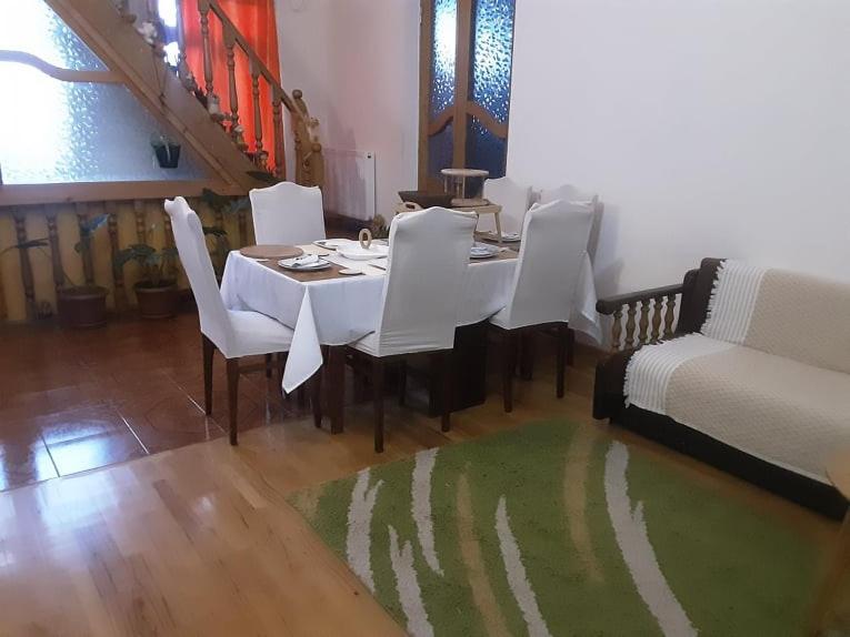 Colchis Ca777 Apartment Kutaisi Ngoại thất bức ảnh